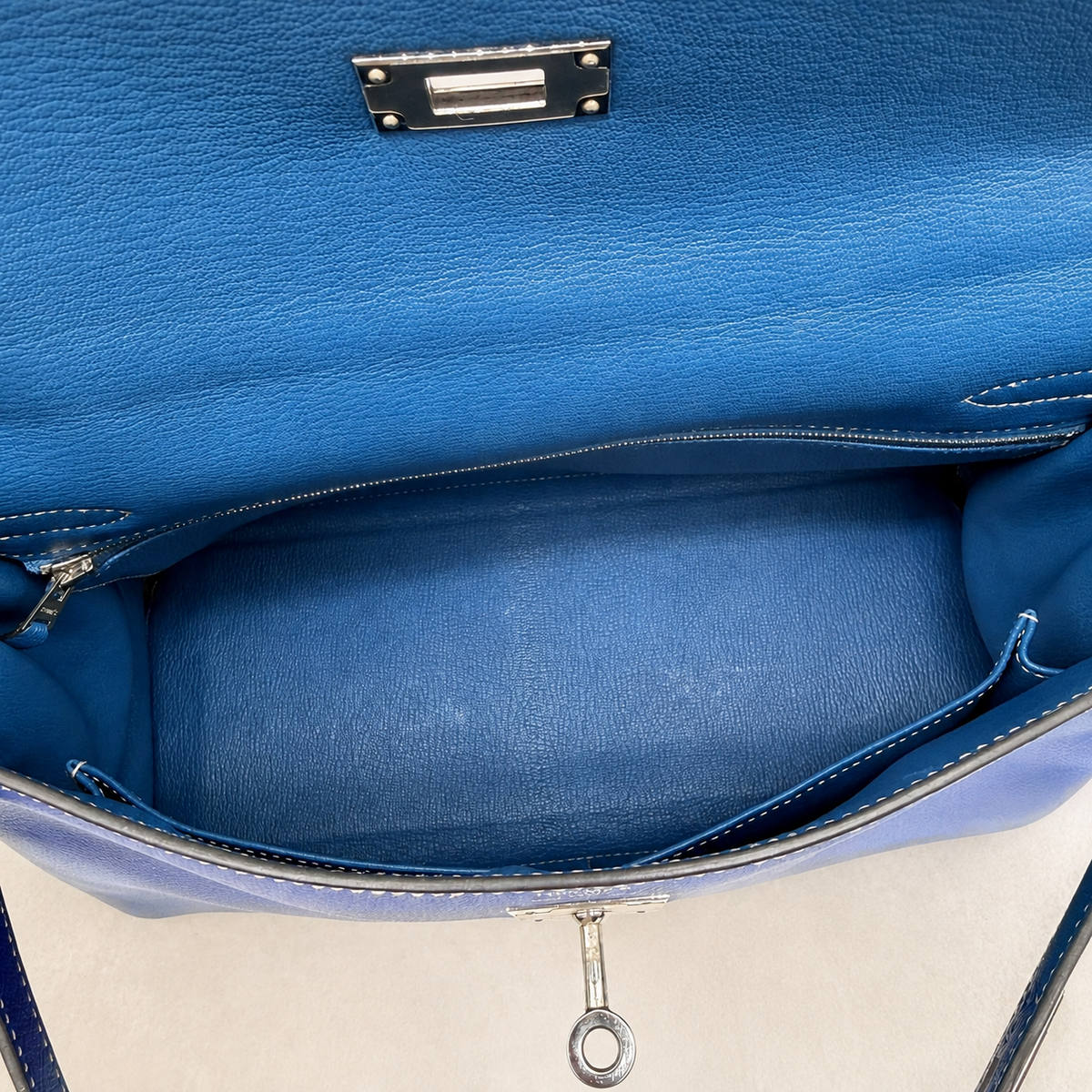 Kelly 32 Sellier Bleu Électrique Epsom Leather Palladium Hardware
