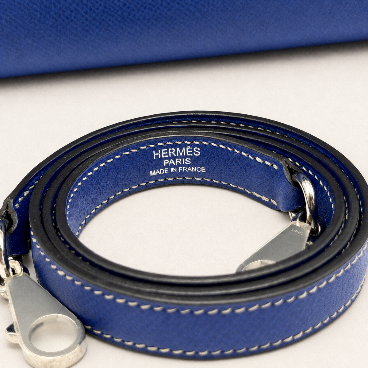 Kelly 32 Sellier Bleu Électrique Epsom Leather Palladium Hardware